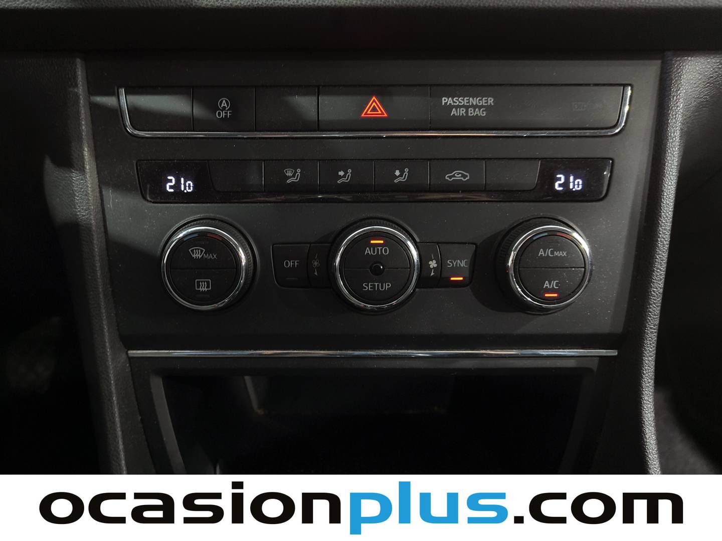 Equipamiento del Seat León Seat León ST 1.6 TDI S&S Style (105 CV)
