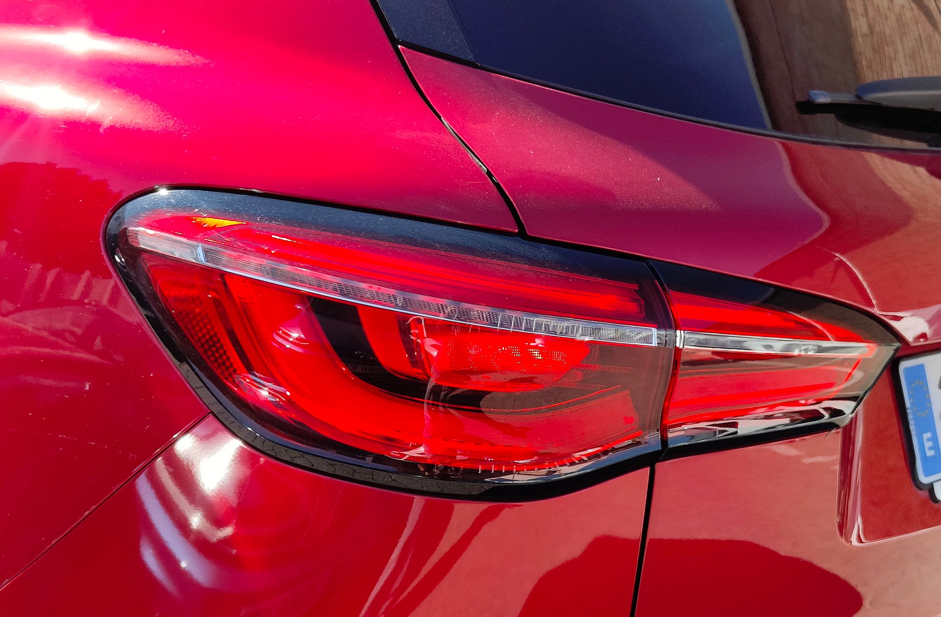 MG EHS 1.5 T-GDi PHEV Luxury - foto 18