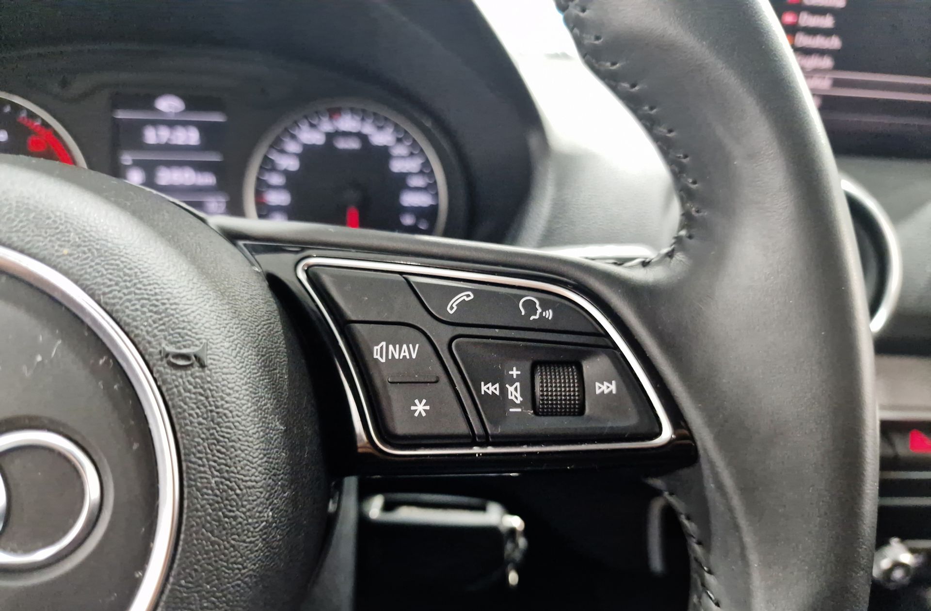 Audi Q2 Advanced 30 TDI S tronic - foto 24