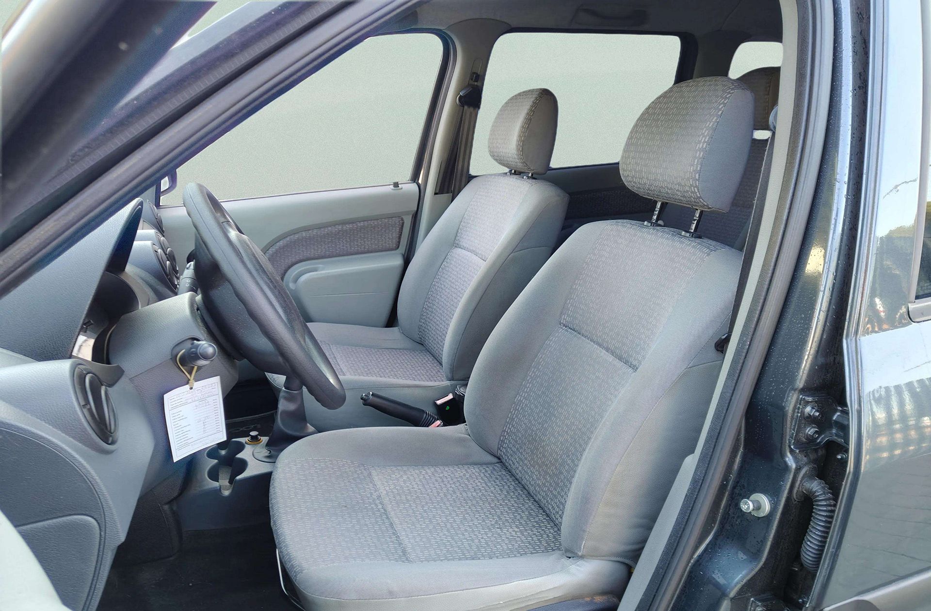 Dacia Logan 1.6 Break Laureate - foto 8