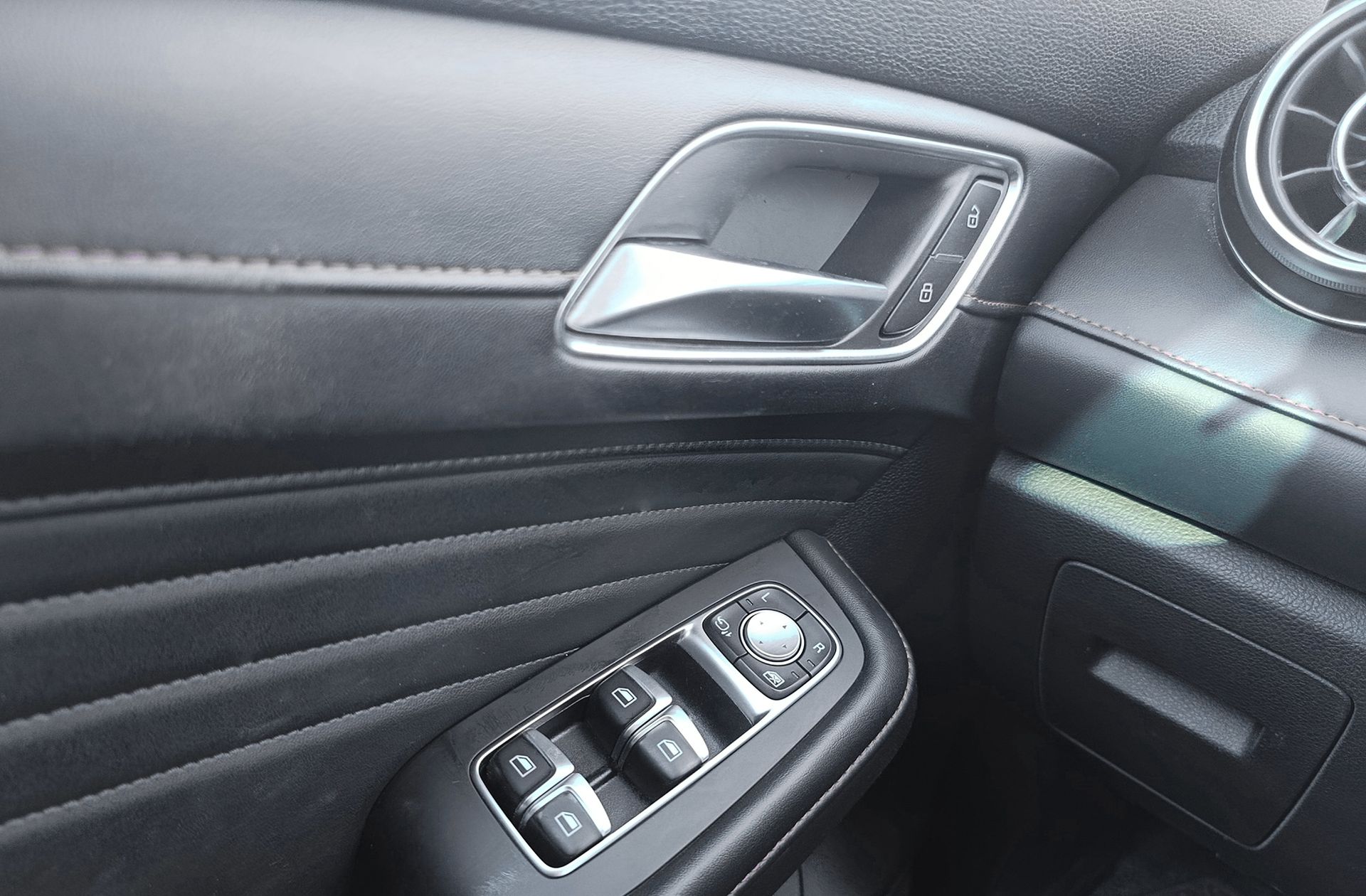 MG EHS 1.5 T-GDi PHEV Luxury - foto 38