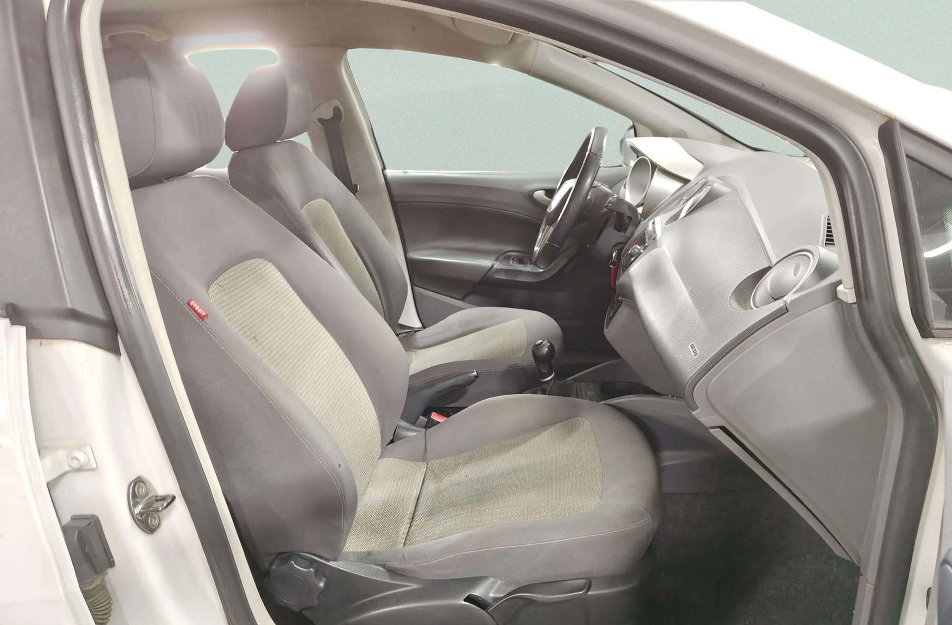 SEAT Ibiza 1.6 TDI DPF Style - foto 15