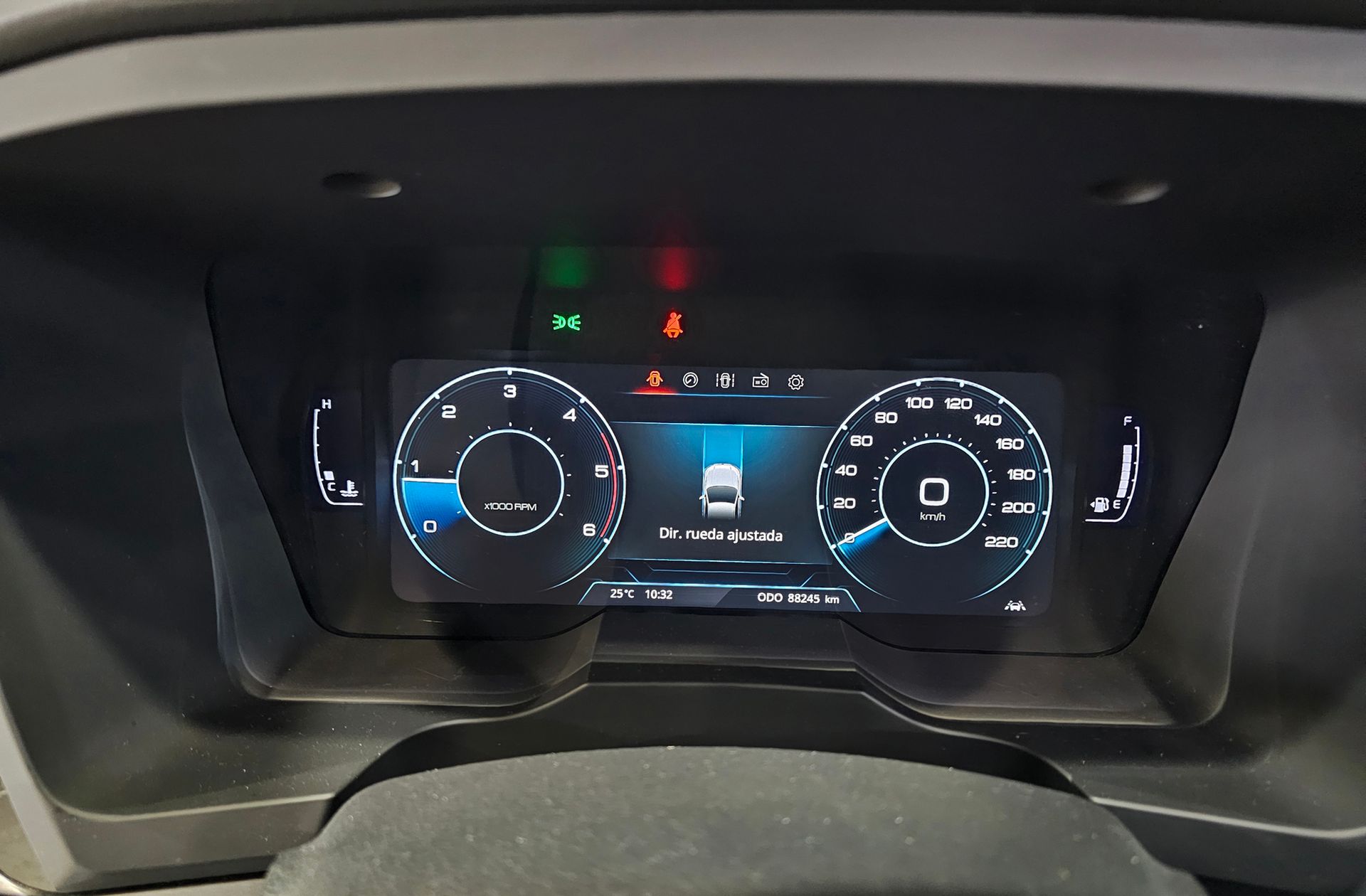 SsangYong Korando D16T Limited - foto 27
