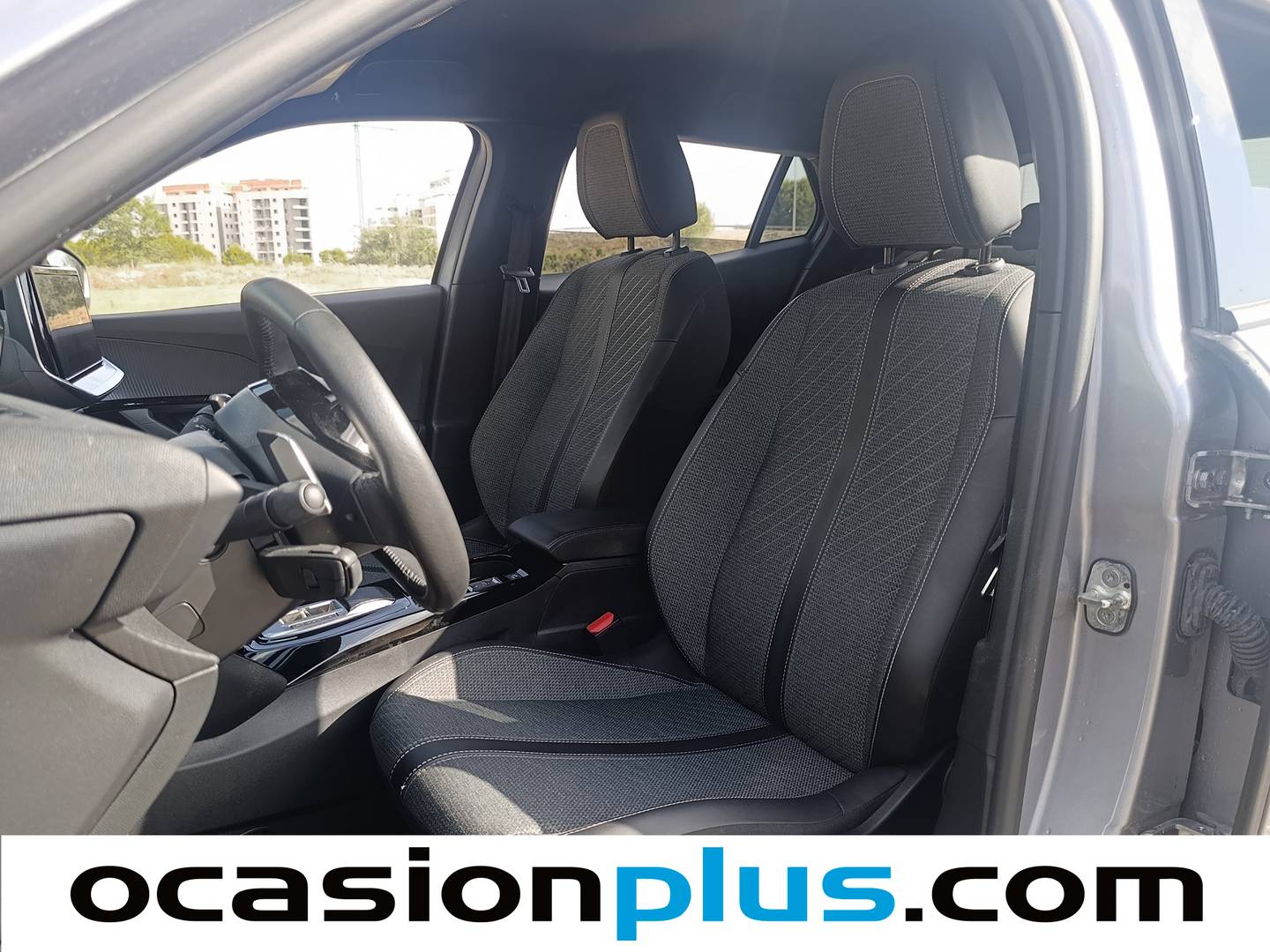 Foto asientos delanteros Peugeot 2008 Peugeot 2008 Allure Hybrid eDCS6 (145 CV)