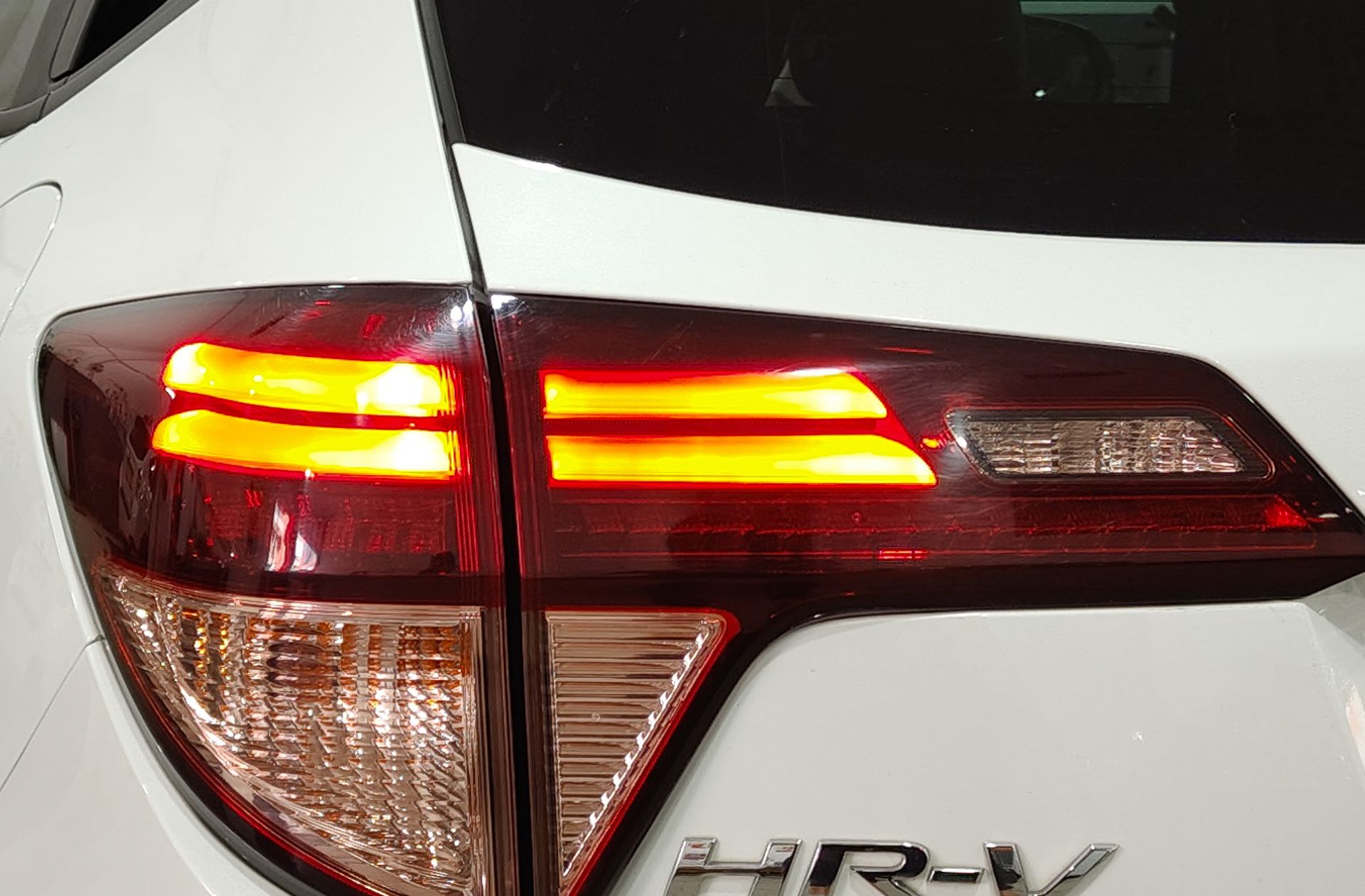 Honda HR-V 1.6 i-DTEC Executive - foto 17