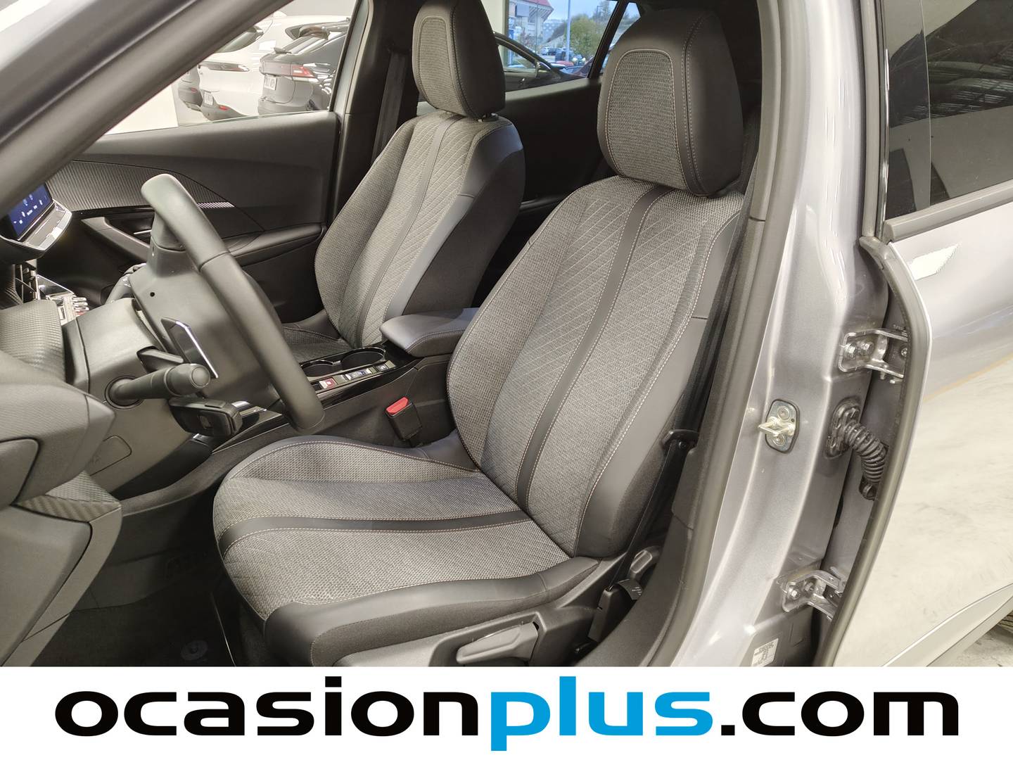 Foto Peugeot 2008 Peugeot 2008 Allure Hybrid eDCS6 (145 CV)