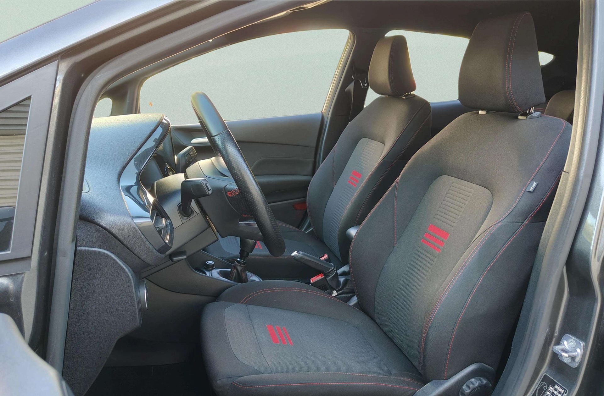 Ford Fiesta 1.0 EcoBoost MHEV ST-Line - foto 10