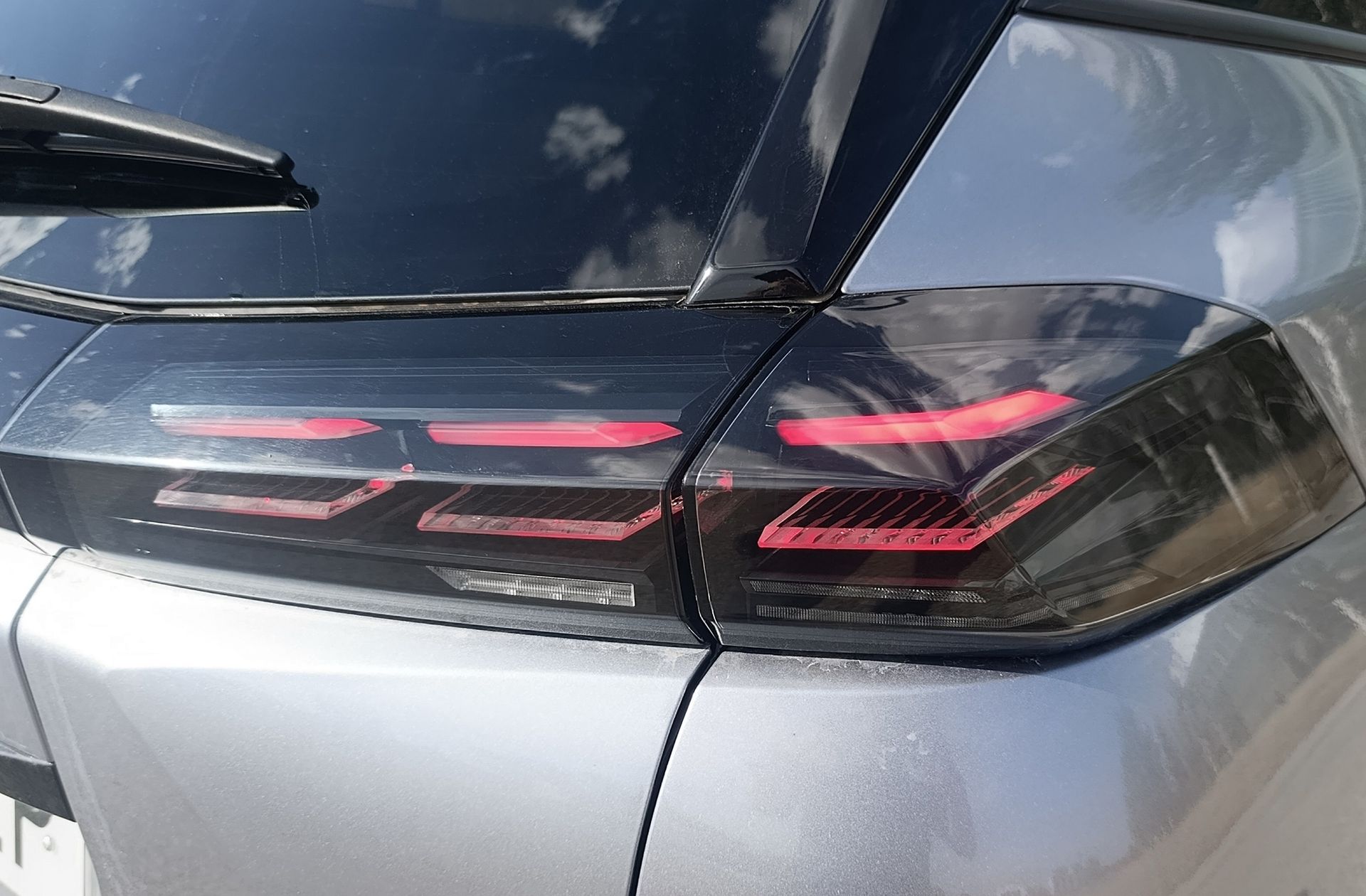 Peugeot 2008 Allure Hybrid eDCS6 - foto 17