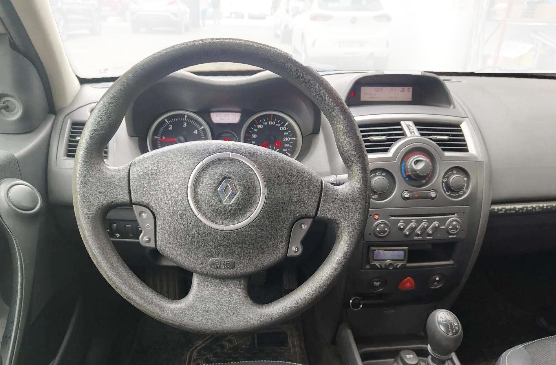 Renault Mégane Sedan Emotion dCi - foto 19