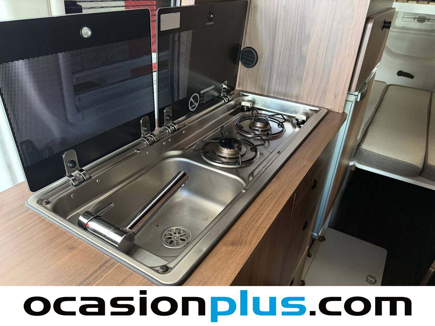 Extras y acabados del Iveco Daily Iveco Daily 2.3 TD 35S 16S V 3520L/H2 Blue Power (156 CV) 4 Plazas Camperizada