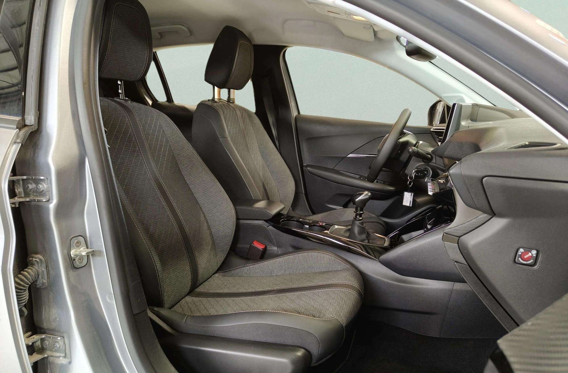 Peugeot 208 PureTech 100 Allure - foto 16