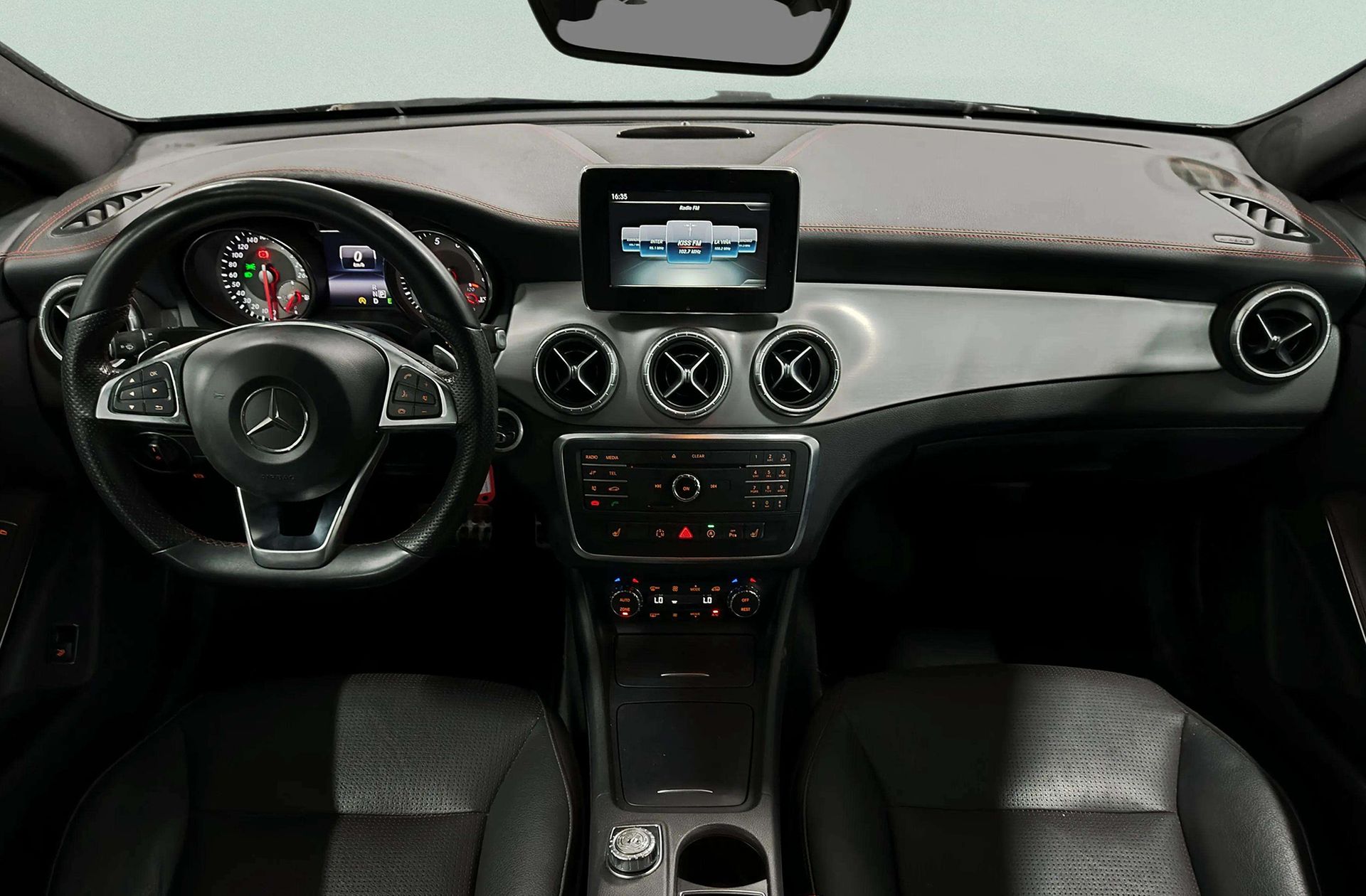 Mercedes-Benz CLA 250 Pack AMG - foto 6