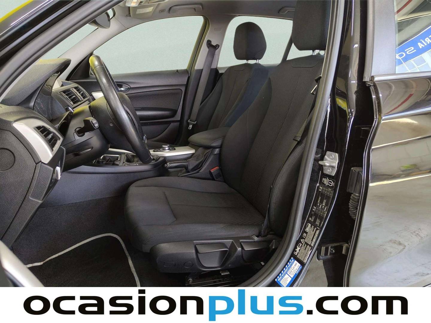 Foto asientos delanteros BMW Serie 1 BMW Serie 1 118d xDrive (143 CV)