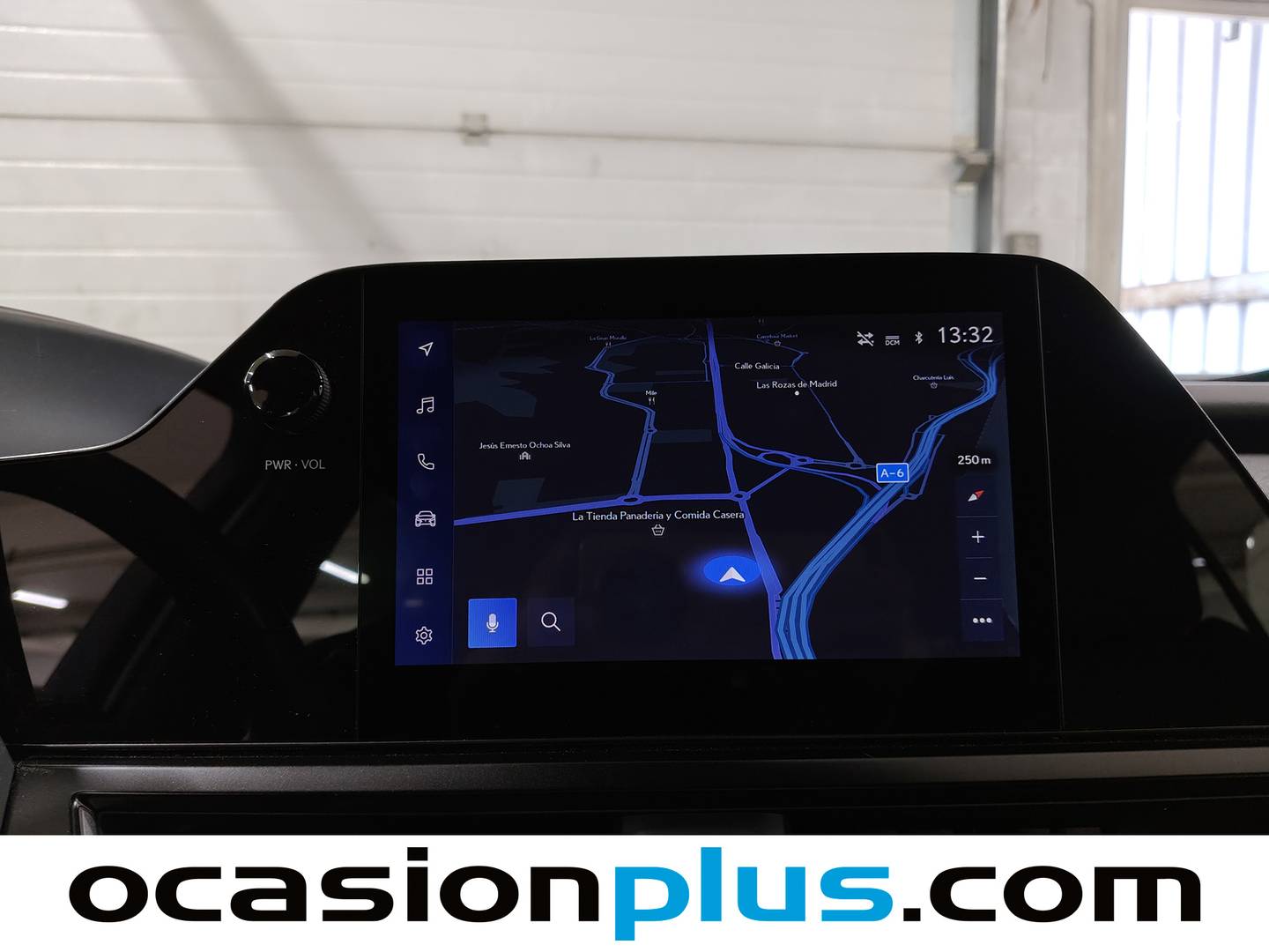 Extras y acabados del Lexus UX Lexus UX 250h Business 2WD (184 CV)