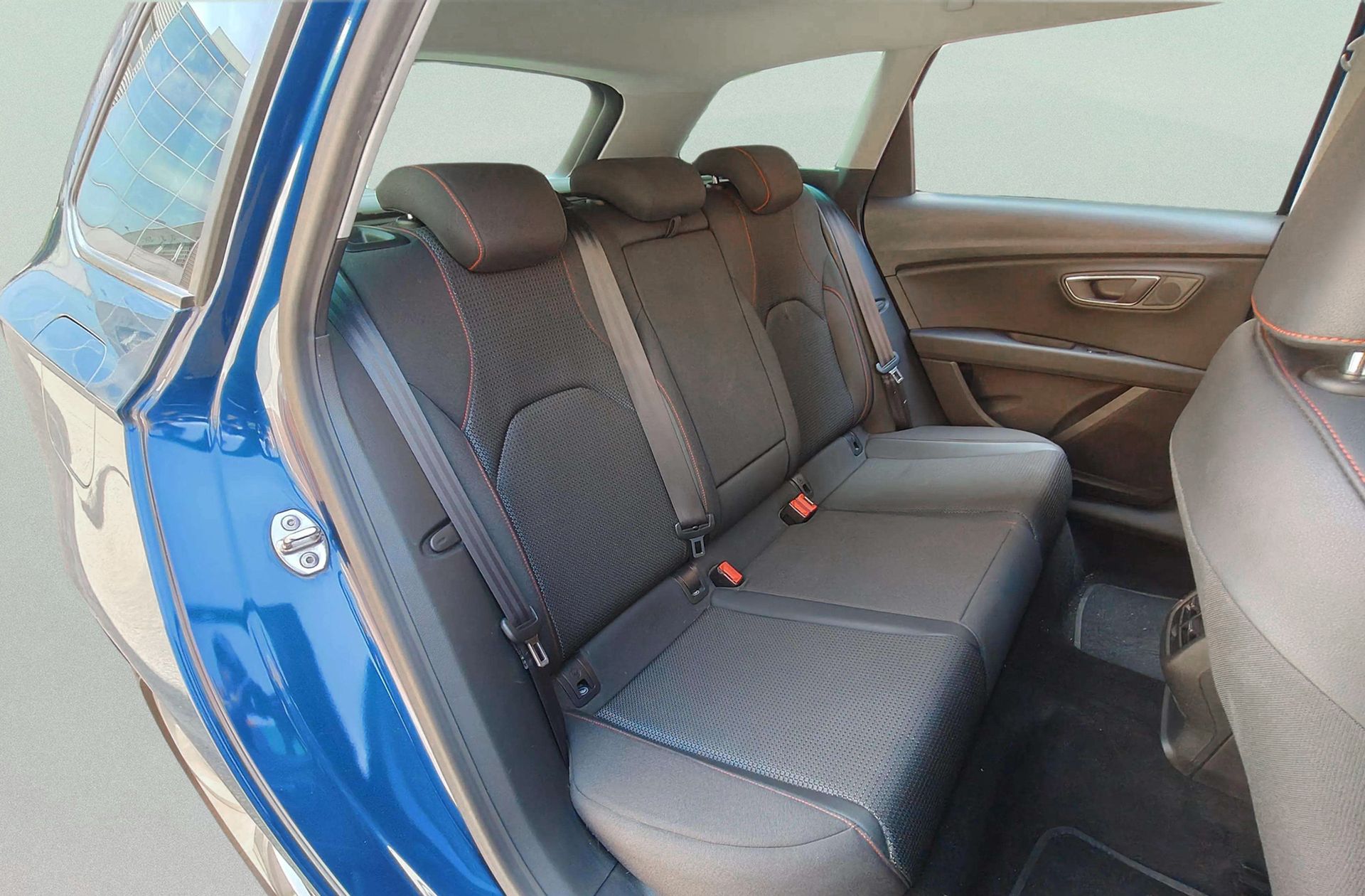 SEAT León ST 2.0 TDI FR DSG - foto 18