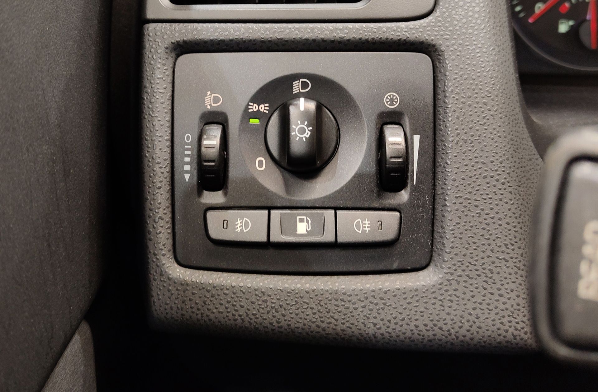 Volvo C30 1.6D DRIVe Momentum - foto 24