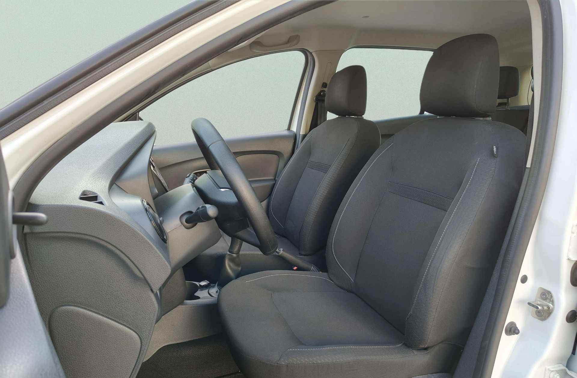 Dacia Sandero Essential 1.0 - foto 8