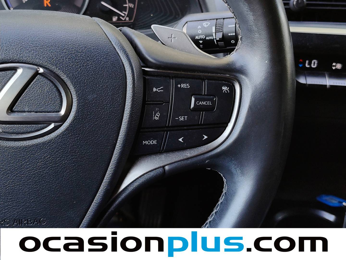 Paquetes del Lexus UX Lexus UX 300e Business (204 CV)