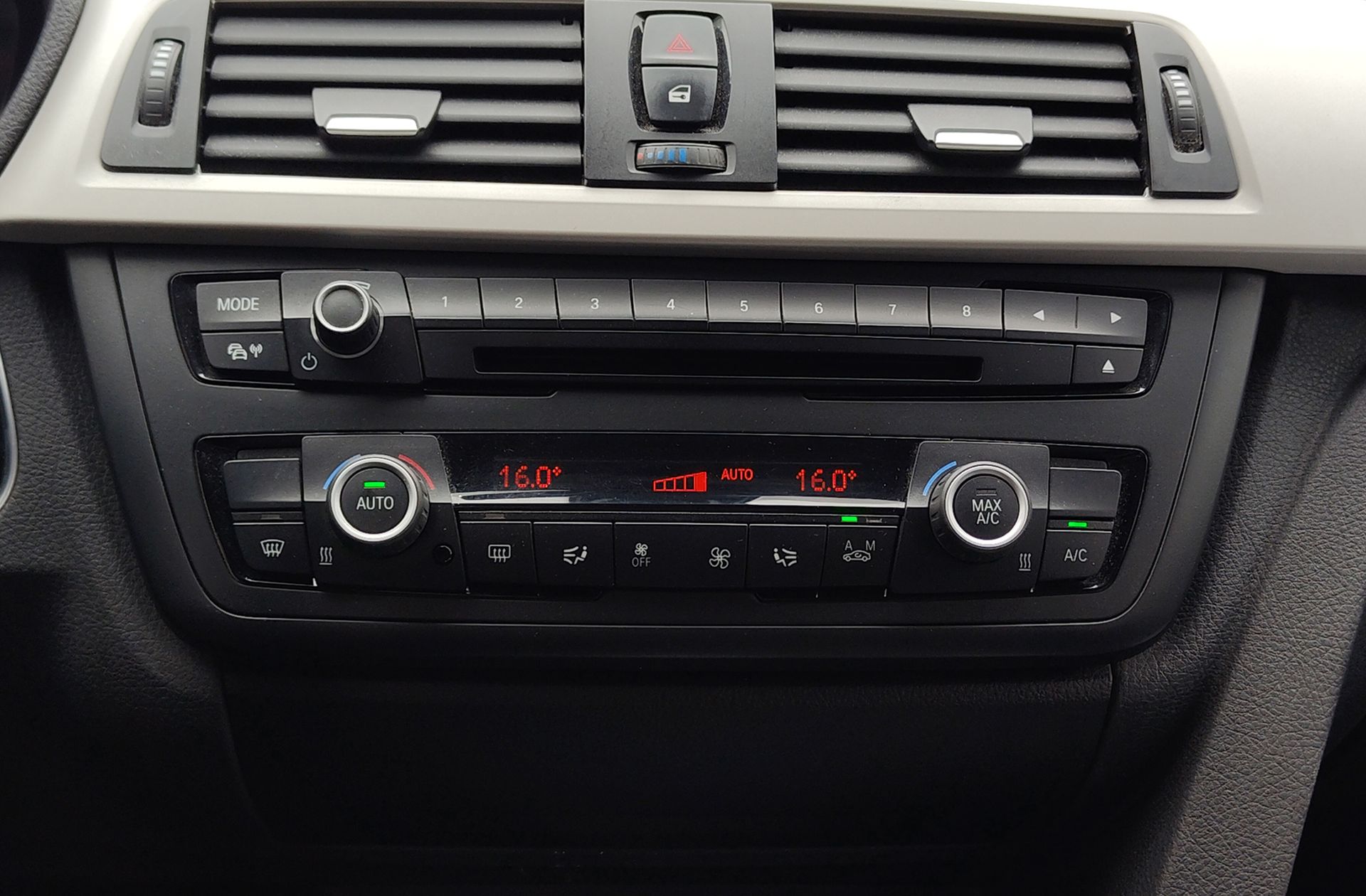 BMW Serie 3 318d Touring Pack M - foto 31