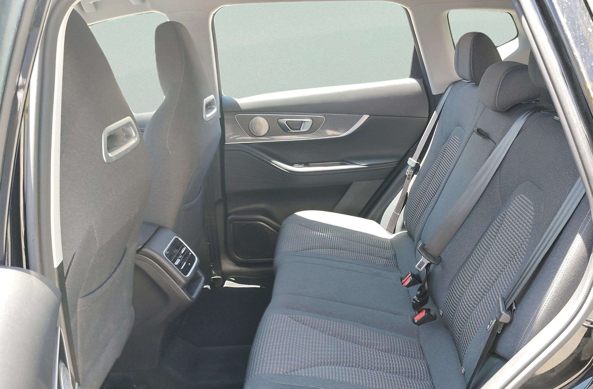 Ebro s700 1.6 T-GDi Comfort DCT - foto 16