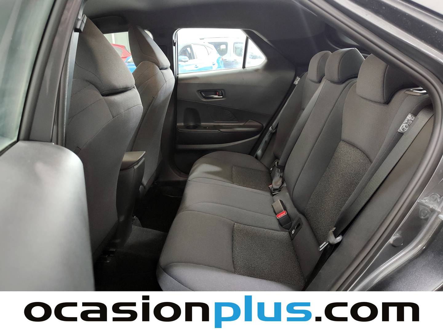 Foto asientos traseros Toyota C-HR Toyota C-HR 140H Business (140 CV)