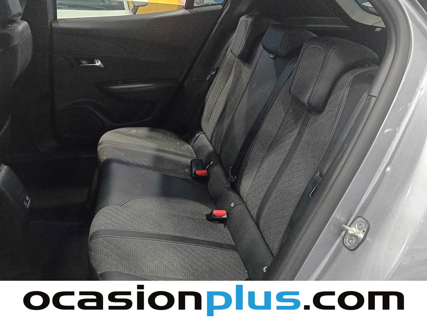 Foto Peugeot 2008 Peugeot 2008 Allure Hybrid eDCS6 (136 CV)