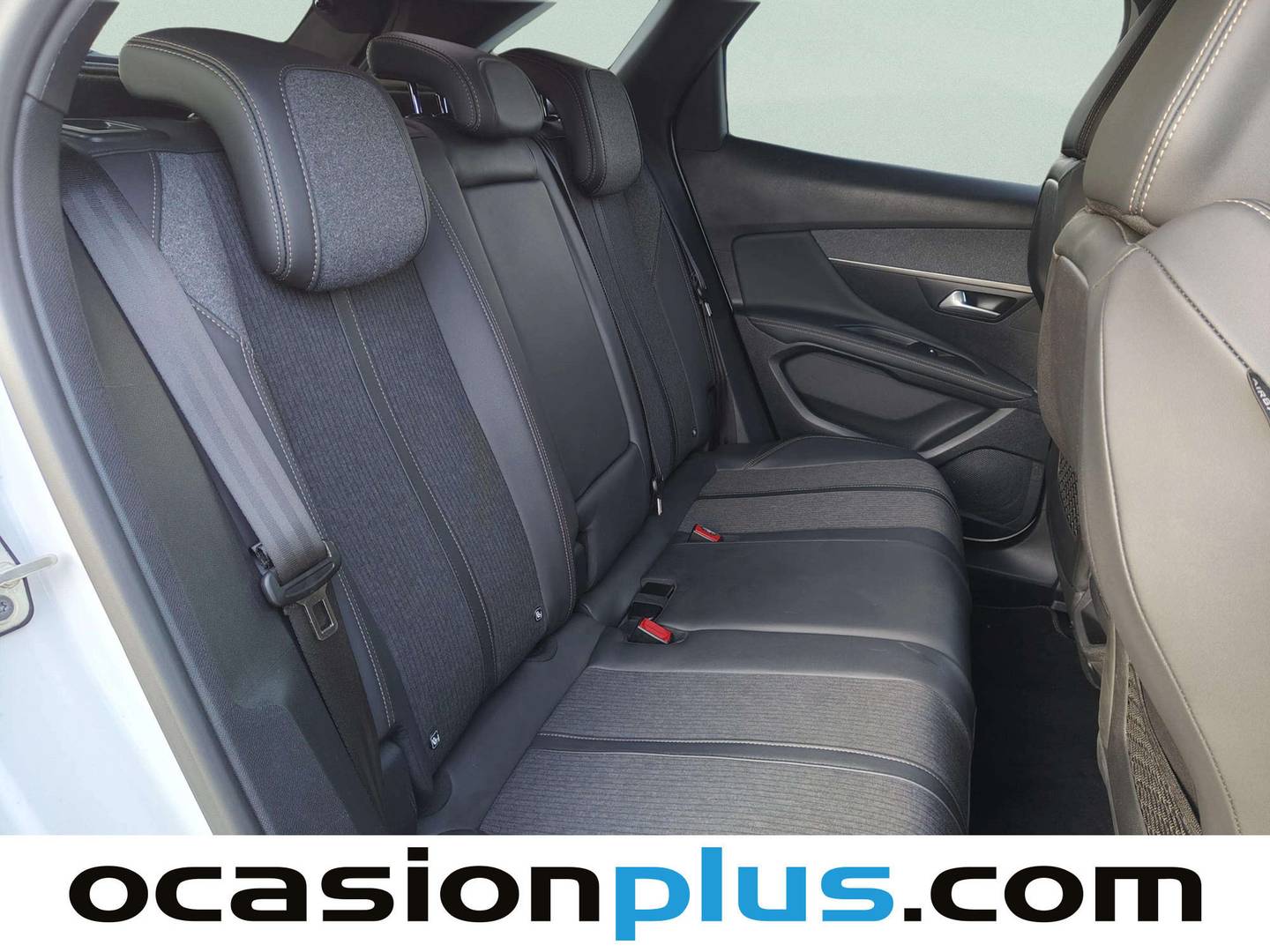 Foto Peugeot 3008 Peugeot 3008 BlueHDI 130 S&S GT Line EAT8 (130 CV)