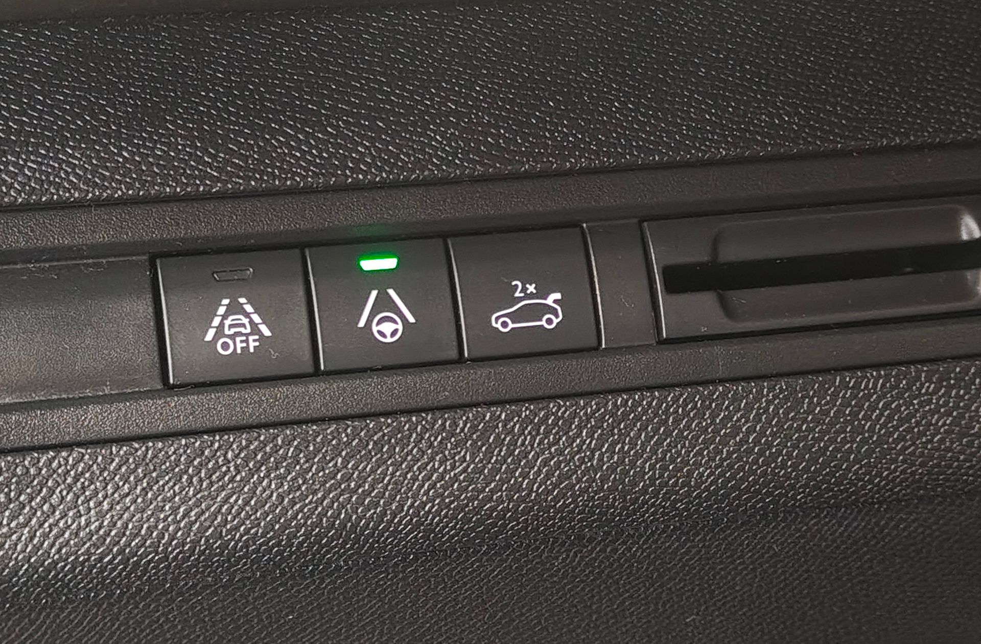 Peugeot 5008 BlueHDi 180 GT EAT8 7 plazas - foto 30