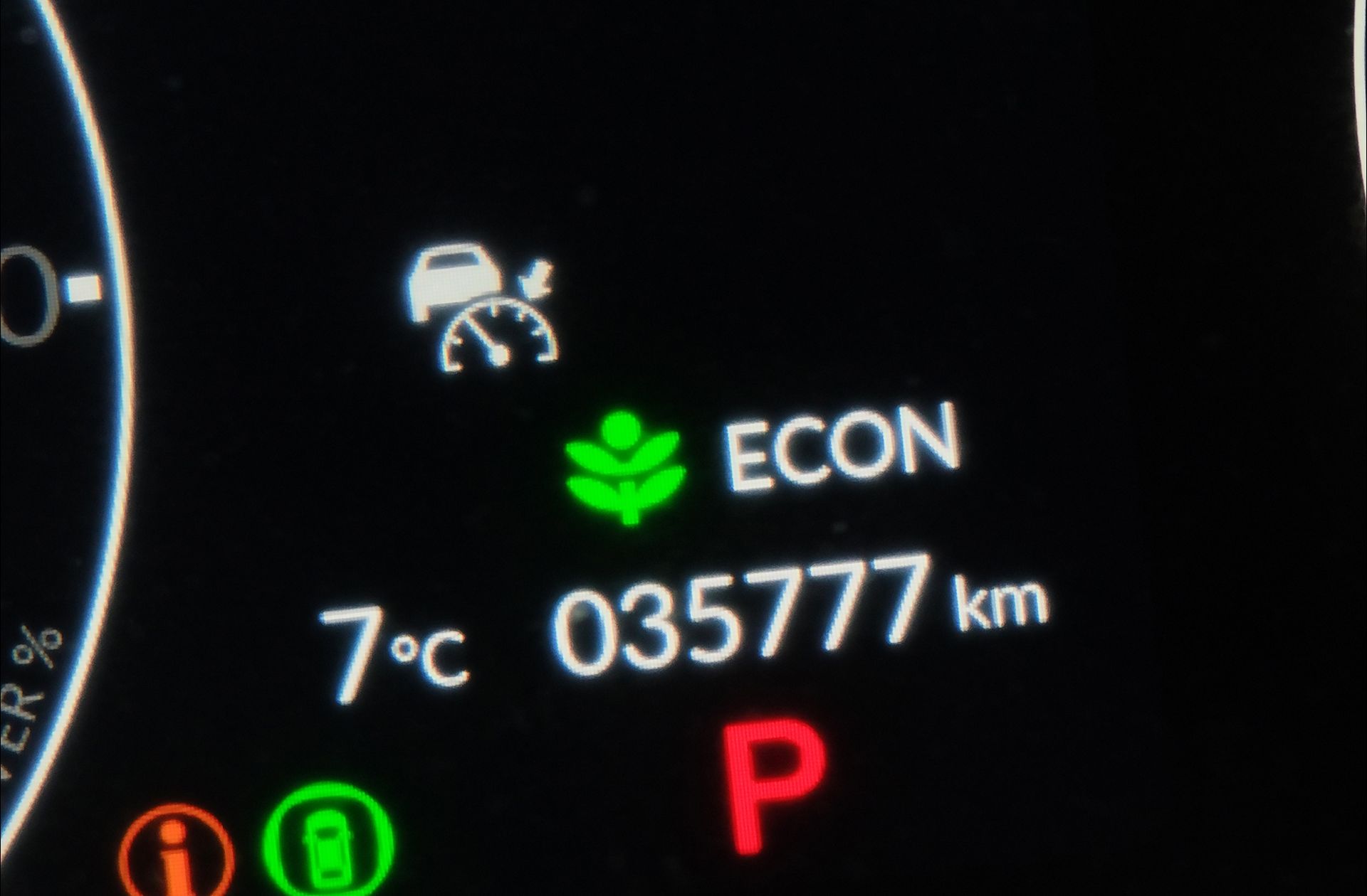 Honda Civic 2.0 i-MMD Elegance CVT - foto 13