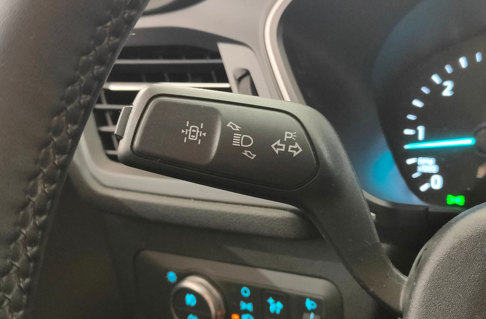 Ford Kuga 1.5 EcoBlue Trend - foto 28