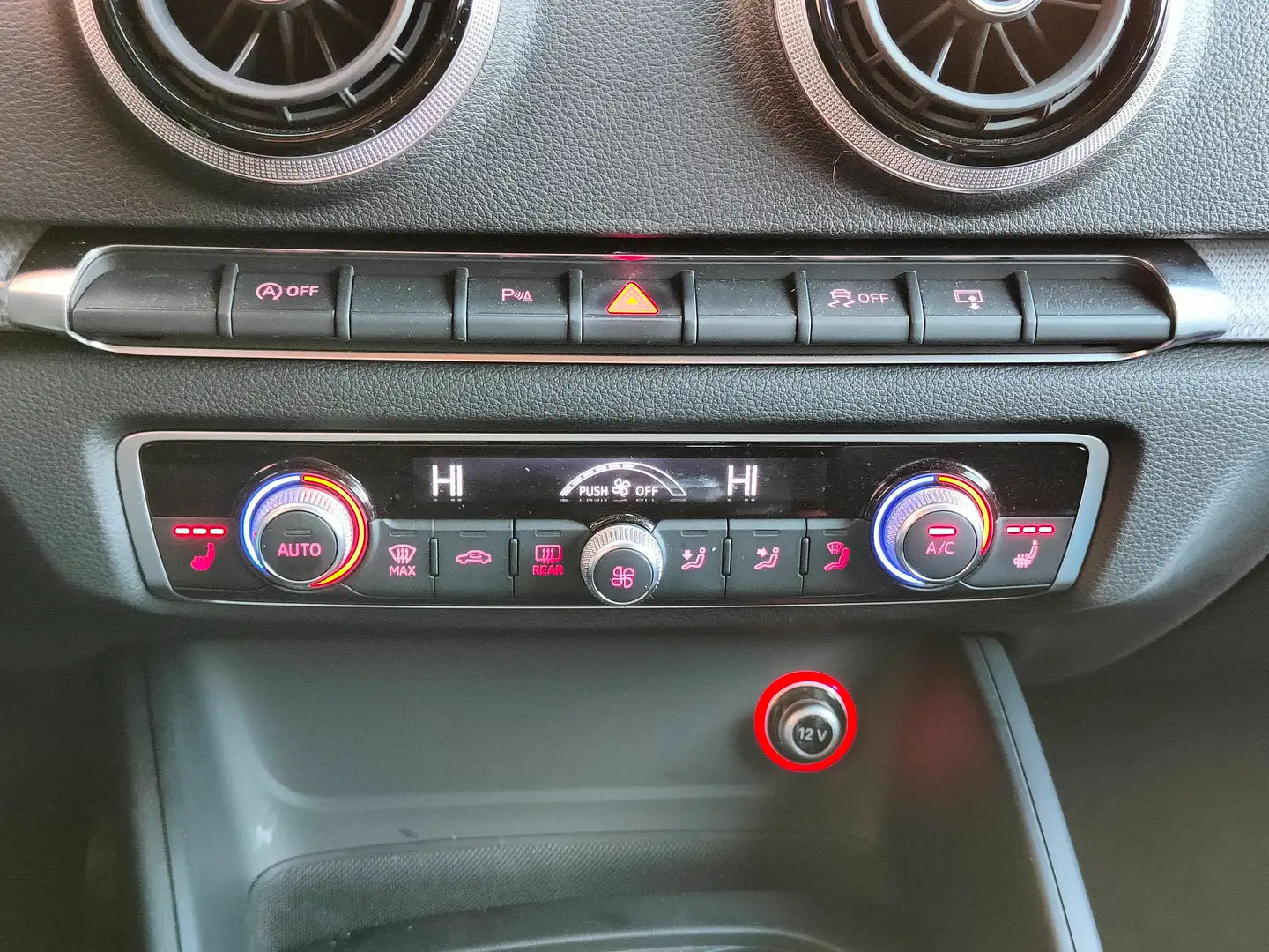 Foto Audi A3 Audi A3 Sportback Advanced 1.6 TDI clean diesel  (110 CV)