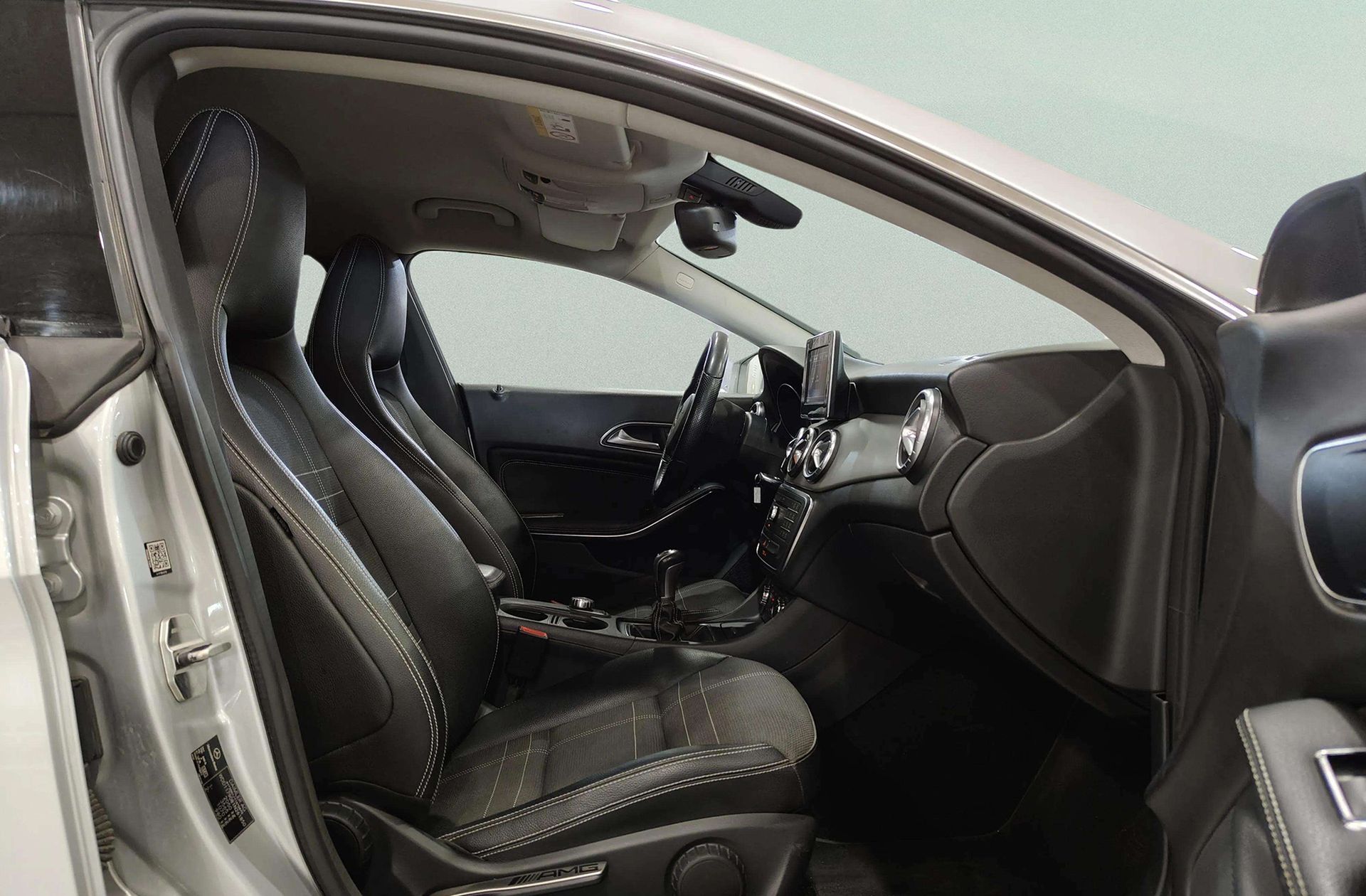 Mercedes-Benz CLA Shooting Brake CLA 200 d AMG Line - foto 16