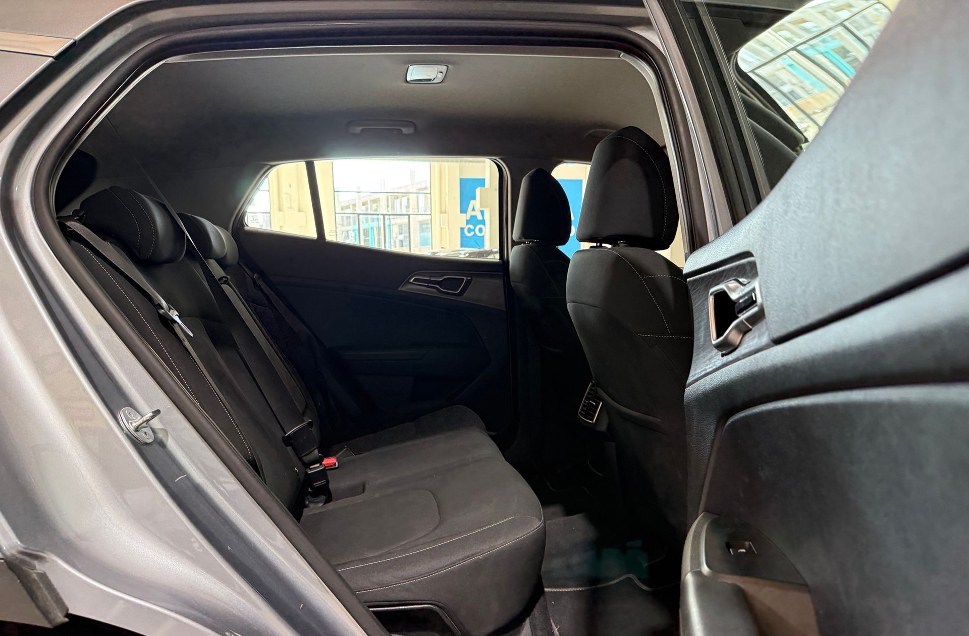 Kia Sportage 1.6 CRDi Business 4x2 - foto 20