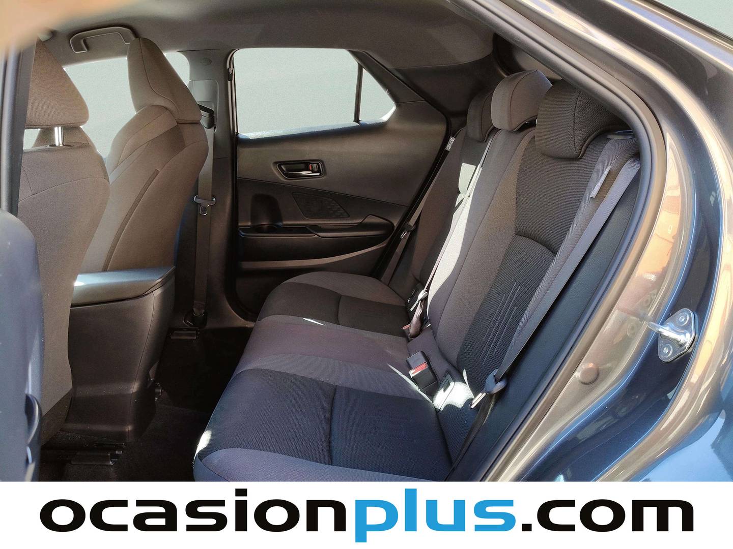Foto asientos traseros Toyota C-HR Toyota C-HR 140H Advance (140 CV)