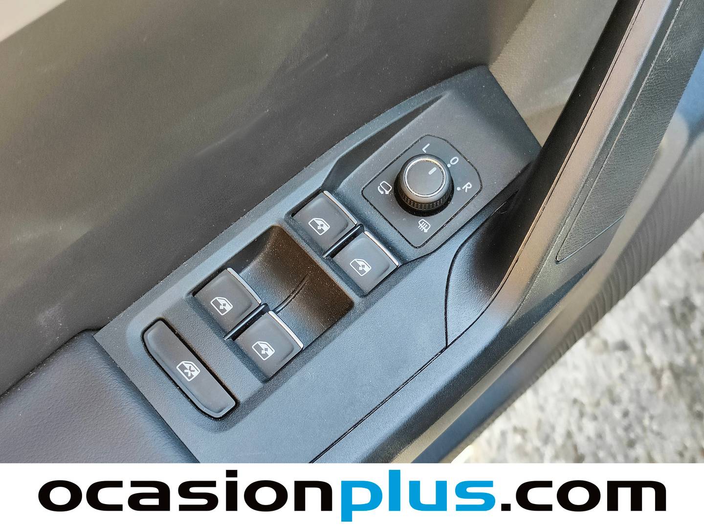 Seat León Seat León 1.5 eTSI S&S FR Launch Pack L DSG (150 CV) de segunda mano