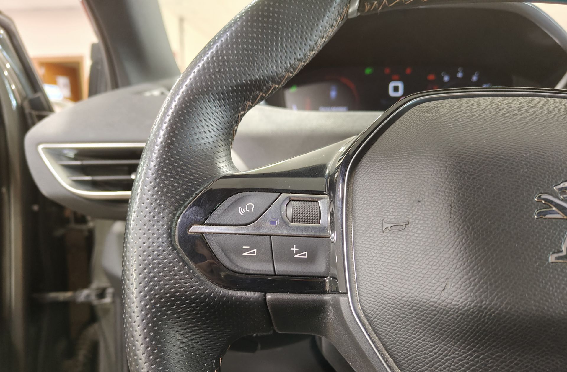 Peugeot 3008 PureTech 130 GT Line - foto 29
