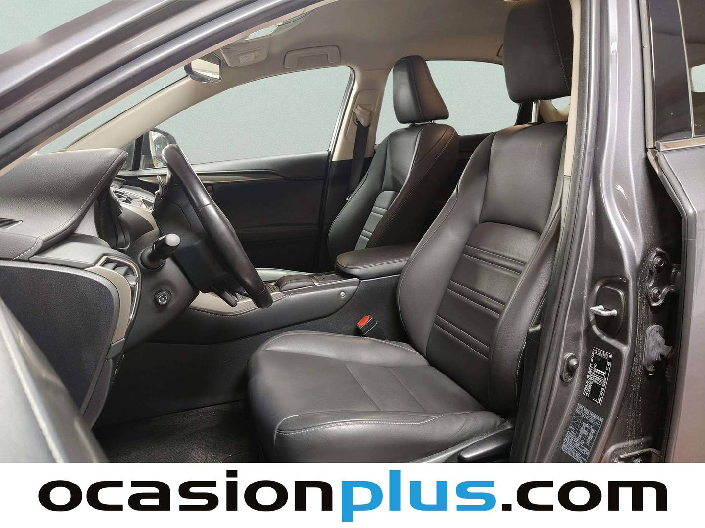 Foto asientos delanteros Lexus NX Lexus NX 300h Premium 2WD (197 CV)