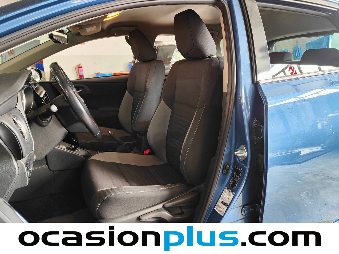 Foto asientos delanteros Toyota Auris Toyota Auris 140H Hybrid Active (136 CV)
