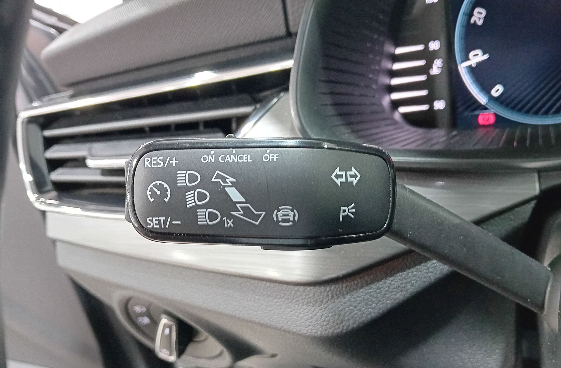 Škoda Kamiq 1.0 TSI Scout - foto 25
