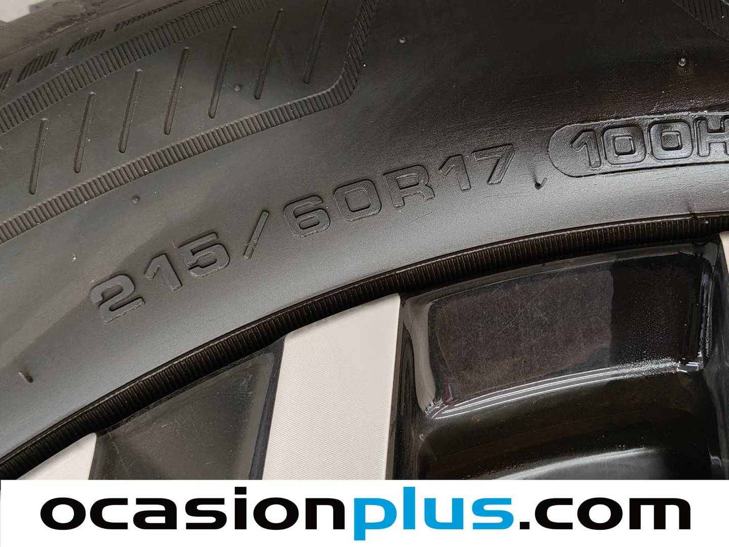 Foto Peugeot 2008 Peugeot 2008 Allure Hybrid eDCS6 (145 CV)