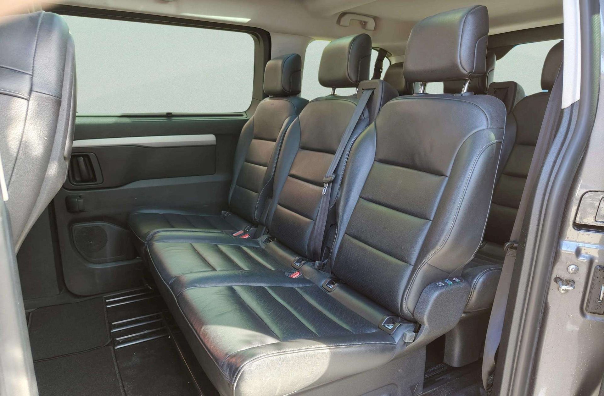 Peugeot Traveller 2.0 BlueHDi Allure Standard EAT6 8 plazas - foto 16