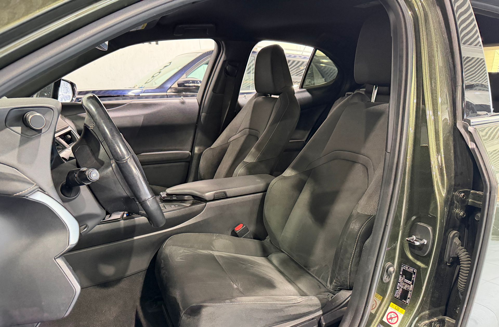 Lexus UX 250h Business Navigation 2WD - foto 11