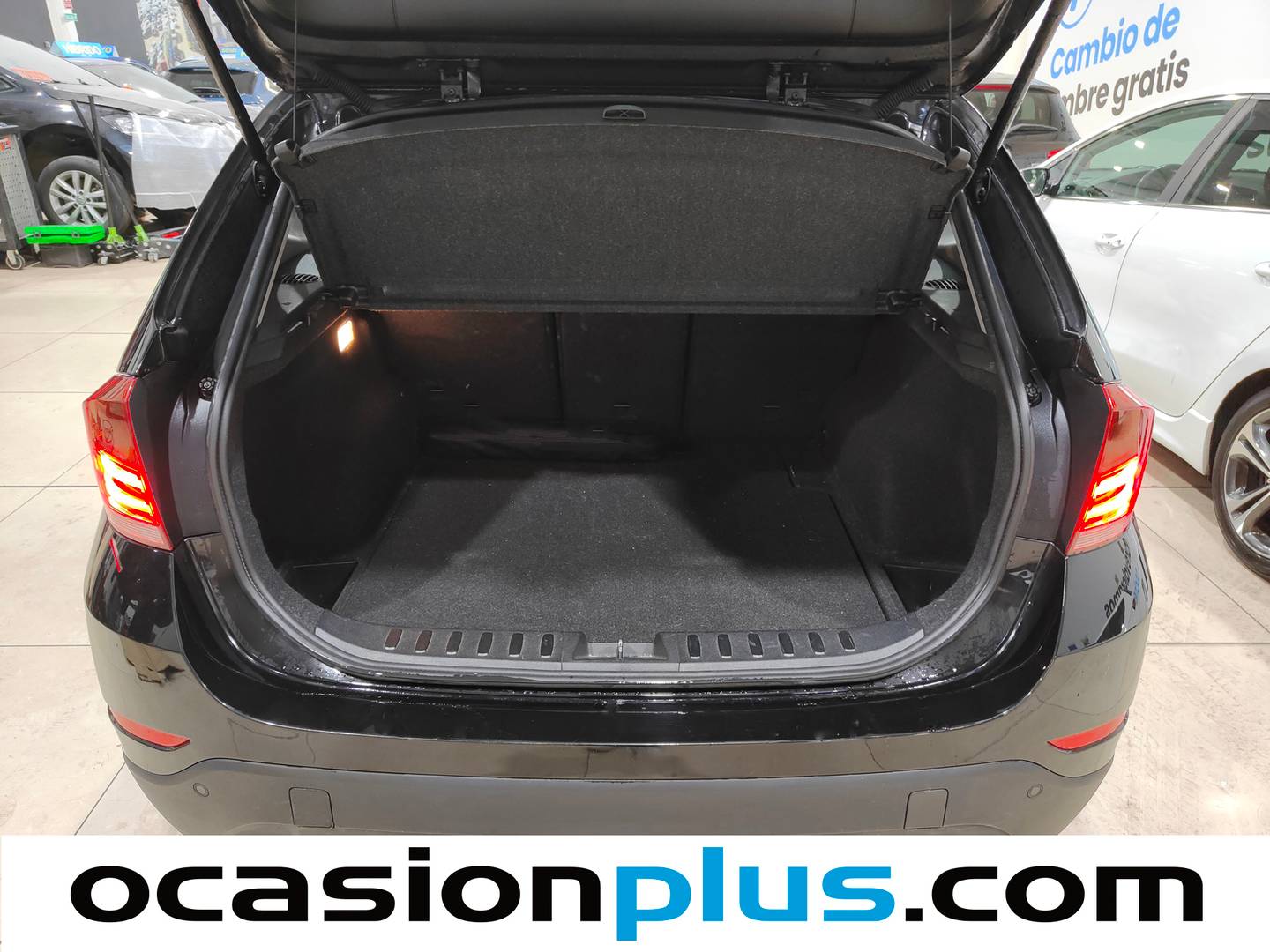 Fotos maletero BMW X1 BMW X1 xDrive18d (143 CV)
