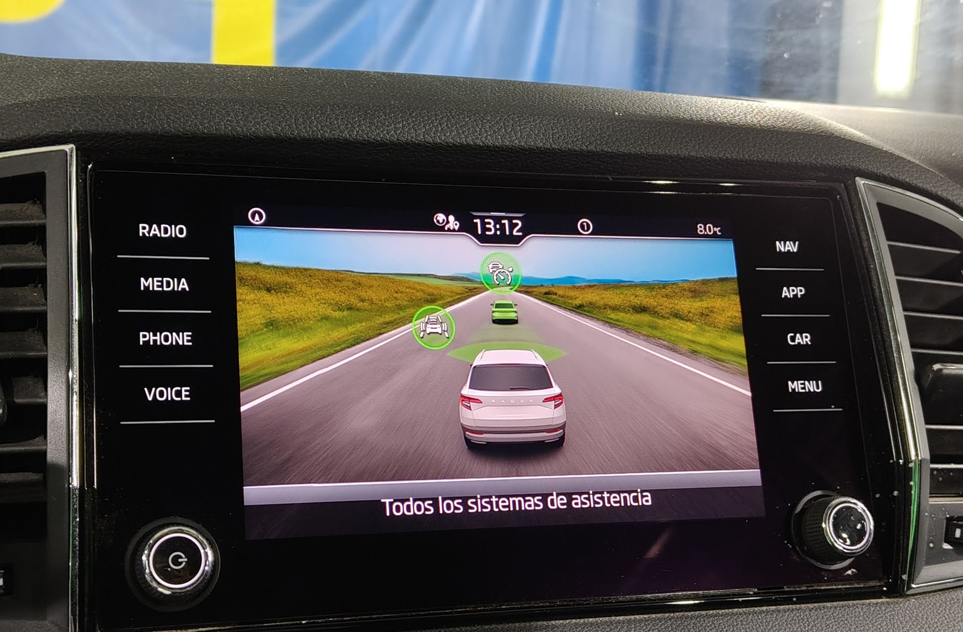 Škoda Karoq 2.0 TDI Ambition 4x4 DSG - foto 33