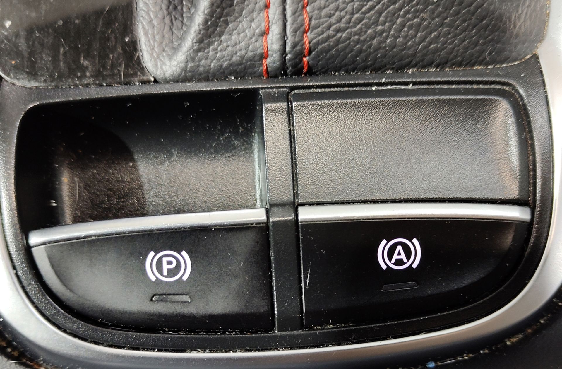 MG ZS 1.0T Luxury - foto 28
