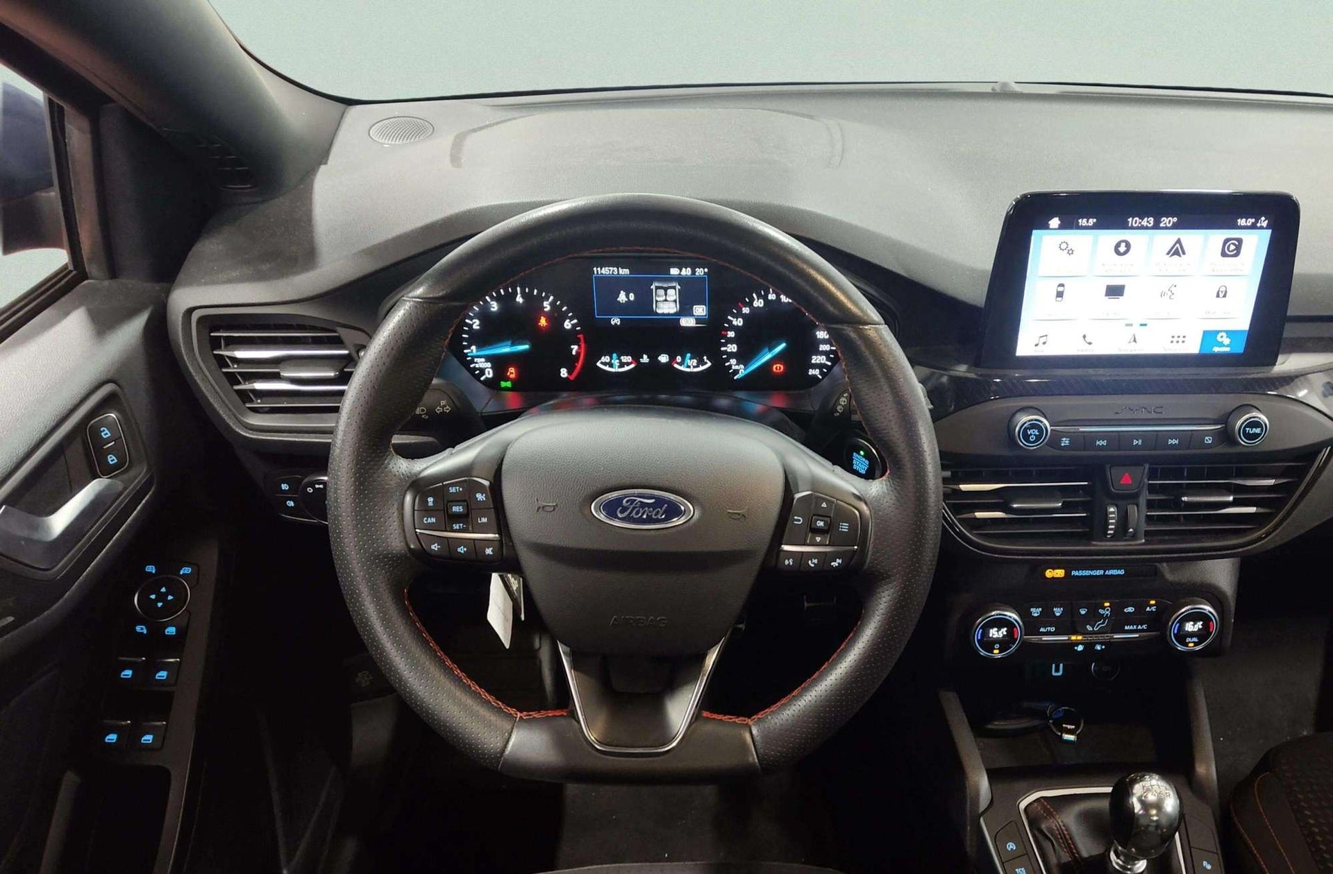 Ford Focus 1.0 EcoBoost ST-Line - foto 32