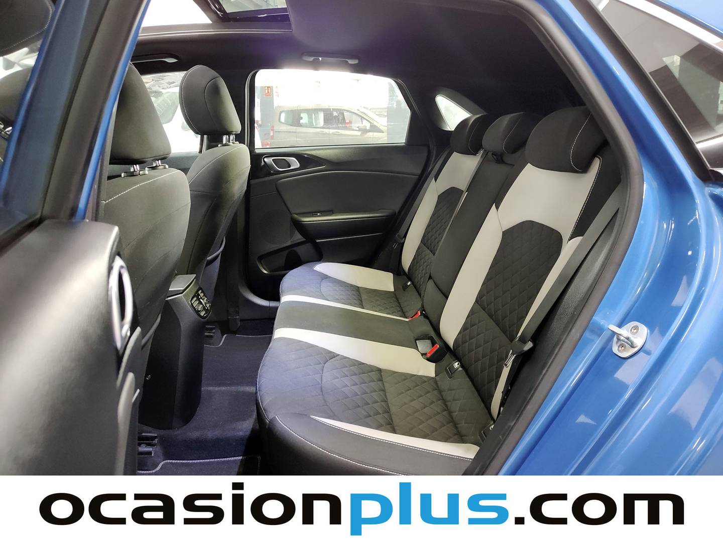 Foto asientos traseros KIA Ceed KIA Ceed 1.4 T-GDi GT Line DCT (140 CV)