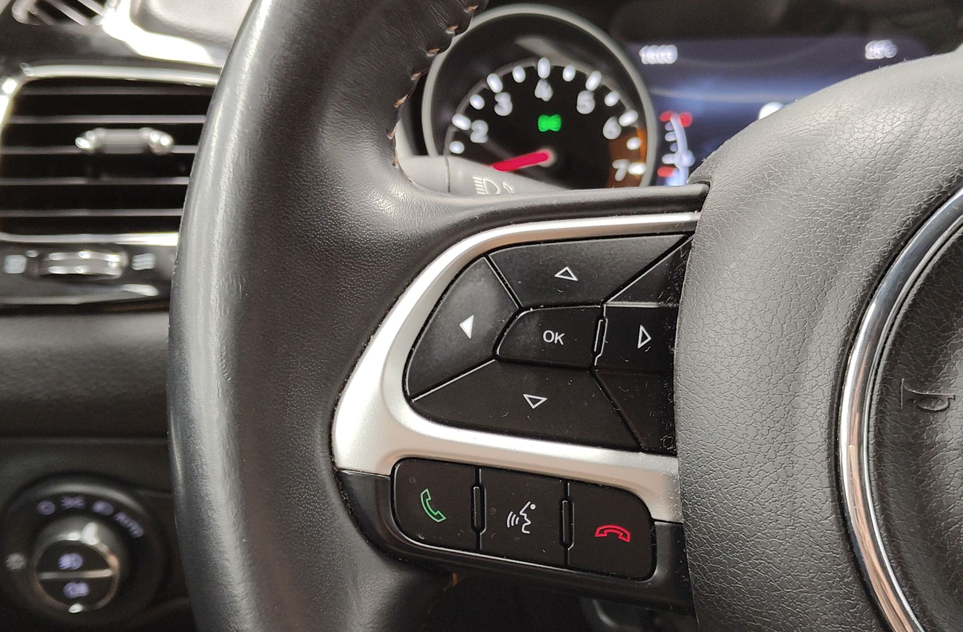 Jeep Compass 1.4 MultiAir Limited 4x4 AD - foto 26