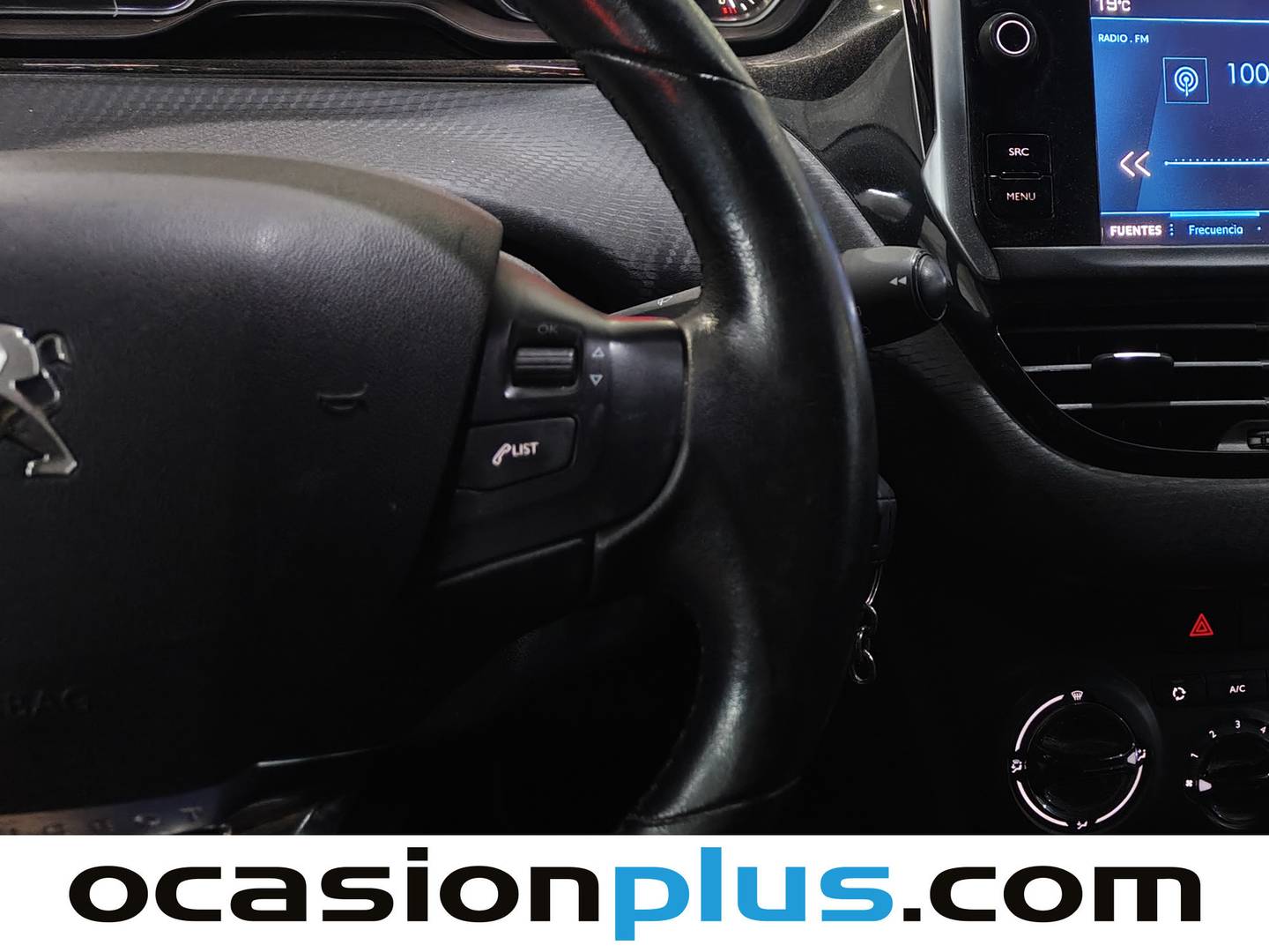 Foto Peugeot 208 Peugeot 208 5P Signature 1.2L PureTech (82CV)