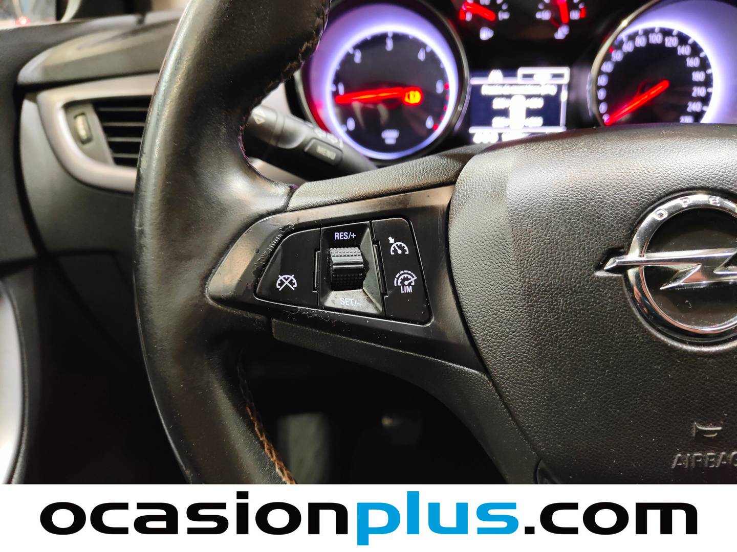 Equipamiento del Opel Astra Opel Astra 1.6 CDTI Selective (110 CV)